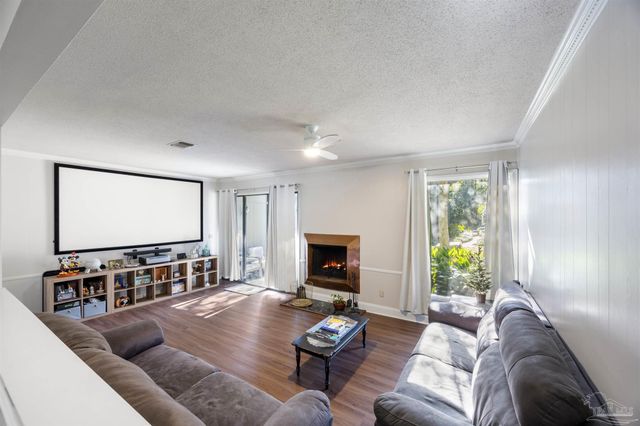 11 Hillbrook Way, Pensacola, FL 32503