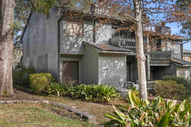 11 Hillbrook Way, Pensacola, FL 32503