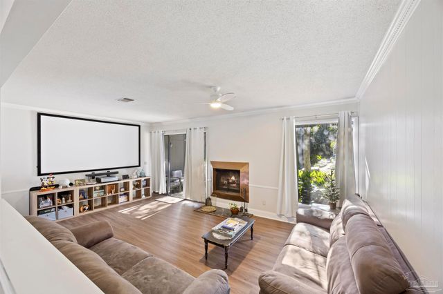 11 Hillbrook Way, Pensacola, FL 32503