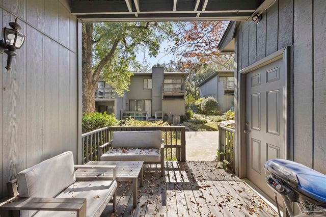 11 Hillbrook Way, Pensacola, FL 32503