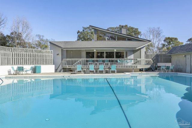 11 Hillbrook Way, Pensacola, FL 32503