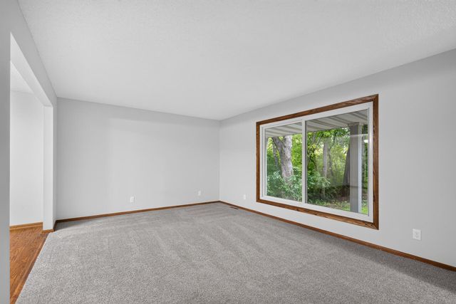 877 120th Avenue NW, Coon Rapids, MN 55448