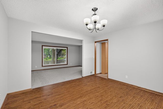 877 120th Avenue NW, Coon Rapids, MN 55448