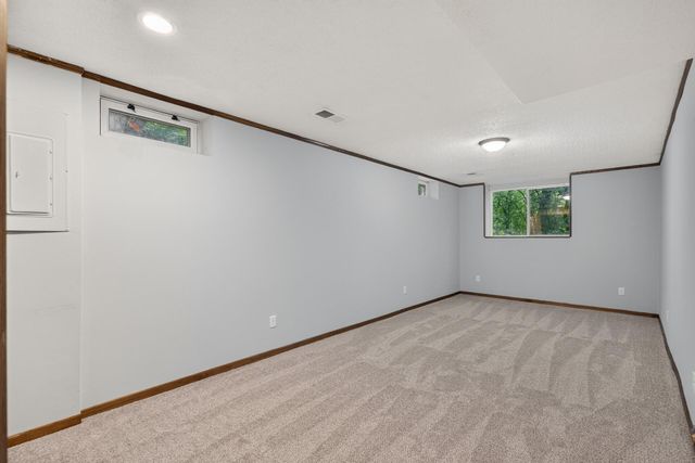 877 120th Avenue NW, Coon Rapids, MN 55448