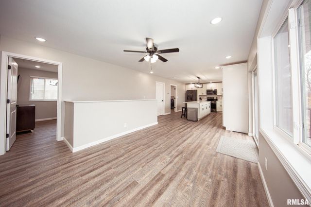 12147 Pebble Point Road, Marion, IL 62959