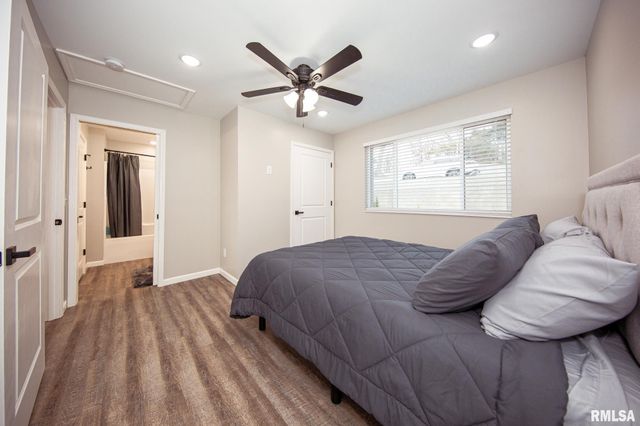 12147 Pebble Point Road, Marion, IL 62959