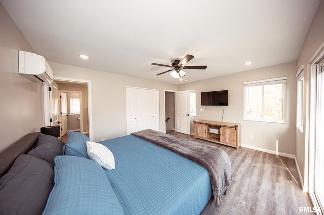 12147 Pebble Point Road, Marion, IL 62959