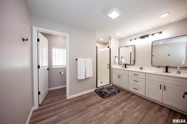 12147 Pebble Point Road, Marion, IL 62959