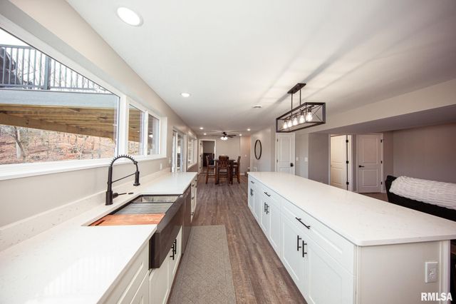 12147 Pebble Point Road, Marion, IL 62959