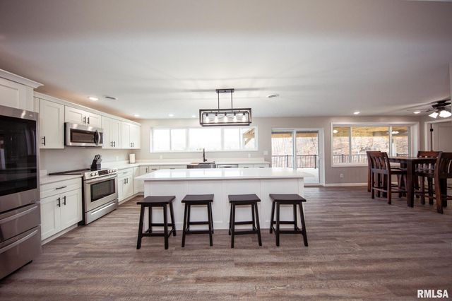 12147 Pebble Point Road, Marion, IL 62959