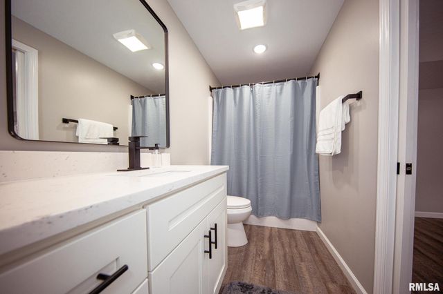 12147 Pebble Point Road, Marion, IL 62959