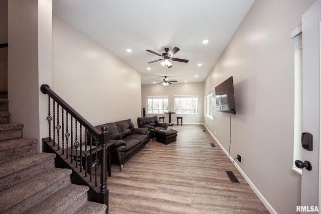 12147 Pebble Point Road, Marion, IL 62959