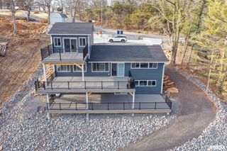 12147 Pebble Point Road, Marion, IL 62959