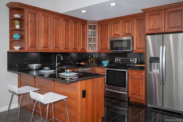 5000 Townhouse Drive 1308, Coram, NY 11727