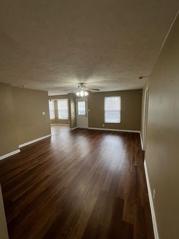 308 Grant Ave, Oak Grove, KY 42262