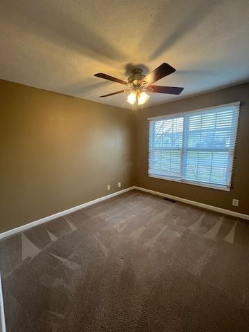 308 Grant Ave, Oak Grove, KY 42262