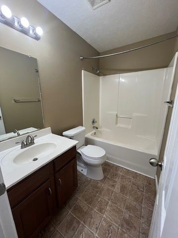 308 Grant Ave, Oak Grove, KY 42262