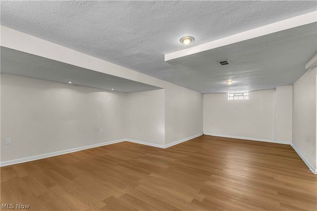 900 Eloise Drive, Cleveland Heights, OH 44112