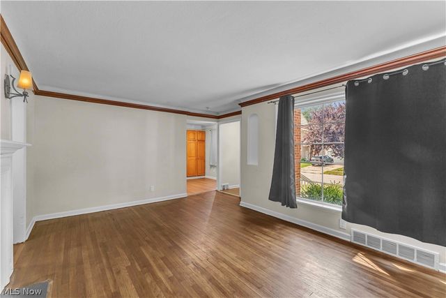 900 Eloise Drive, Cleveland Heights, OH 44112