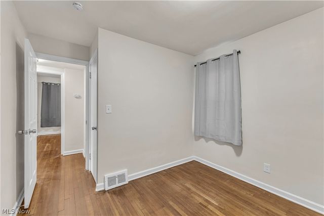 900 Eloise Drive, Cleveland Heights, OH 44112