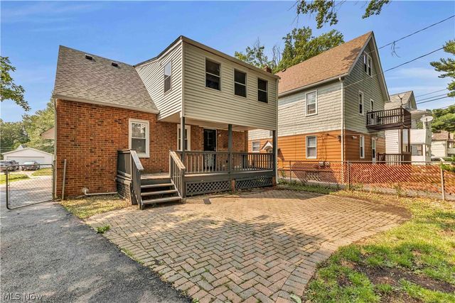 900 Eloise Drive, Cleveland Heights, OH 44112