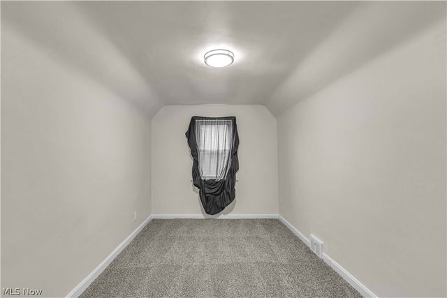 900 Eloise Drive, Cleveland Heights, OH 44112