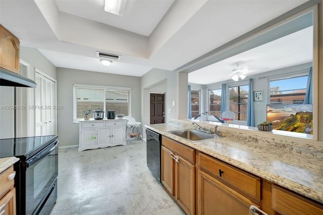 5380 SW 11th St, Margate, FL 33068
