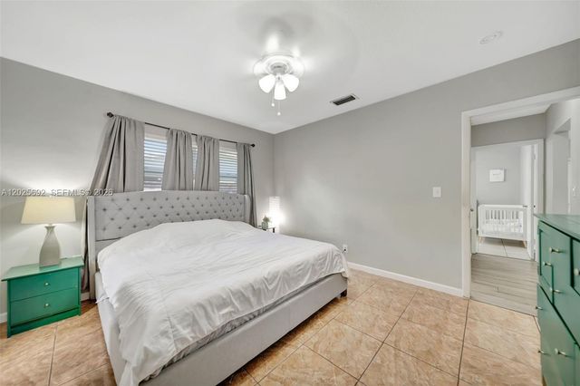 5380 SW 11th St, Margate, FL 33068