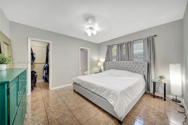 5380 SW 11th St, Margate, FL 33068