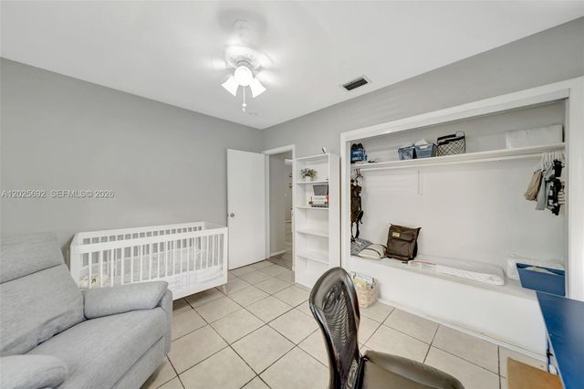 5380 SW 11th St, Margate, FL 33068