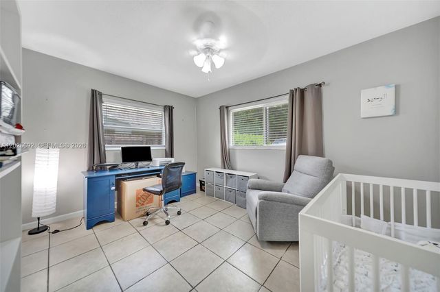 5380 SW 11th St, Margate, FL 33068