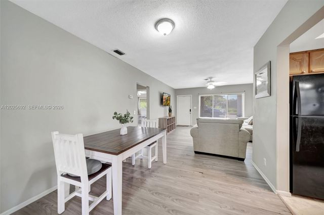 5380 SW 11th St, Margate, FL 33068