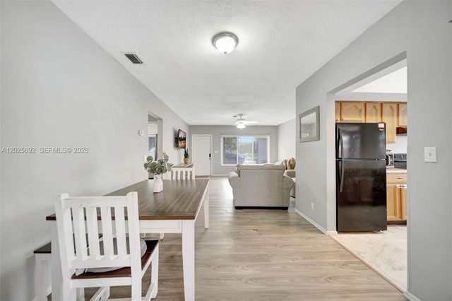 5380 SW 11th St, Margate, FL 33068