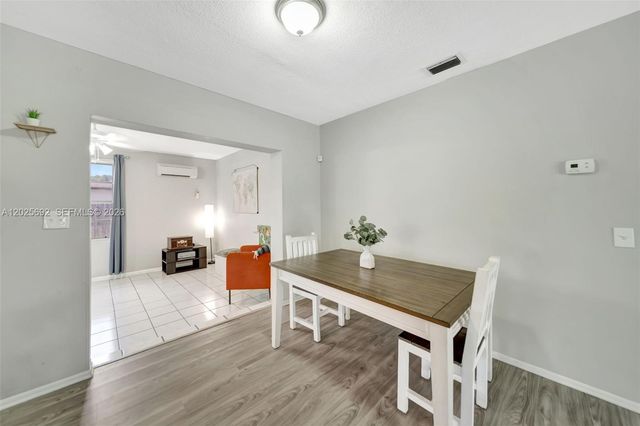 5380 SW 11th St, Margate, FL 33068