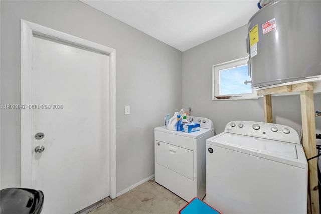 5380 SW 11th St, Margate, FL 33068
