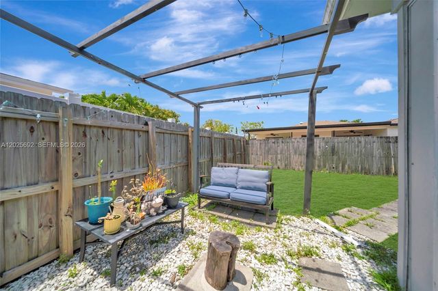 5380 SW 11th St, Margate, FL 33068