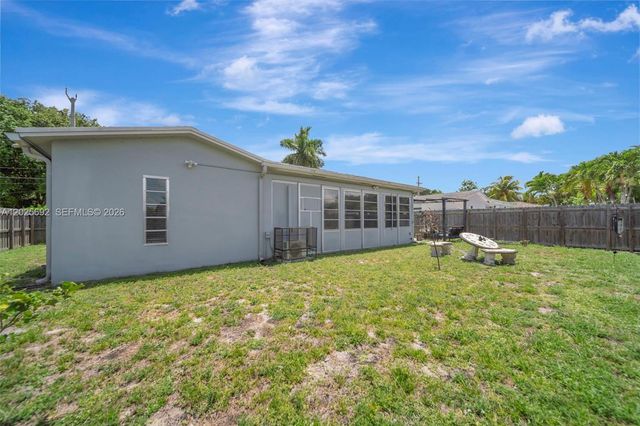 5380 SW 11th St, Margate, FL 33068