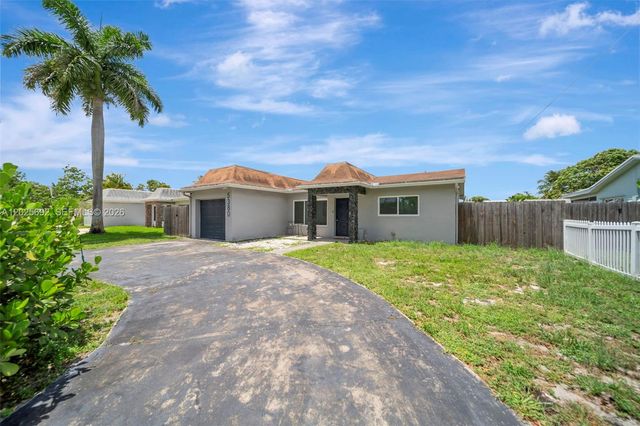 5380 SW 11th St, Margate, FL 33068
