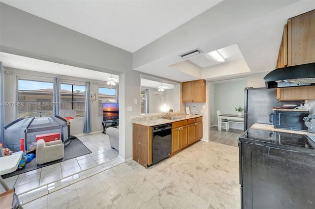 5380 SW 11th St, Margate, FL 33068