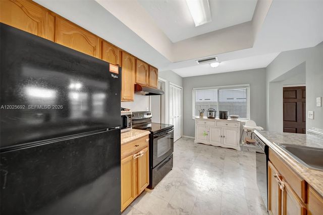 5380 SW 11th St, Margate, FL 33068