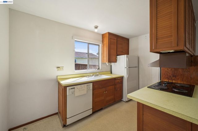 36113 La Salle Dr, Newark, CA 94560