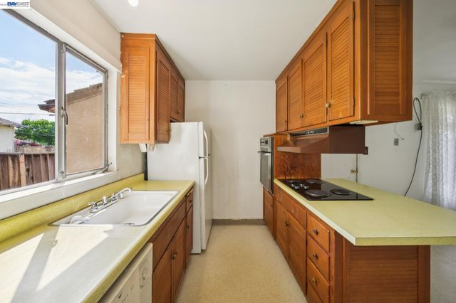 36113 La Salle Dr, Newark, CA 94560