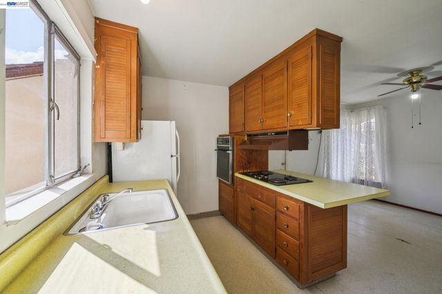 36113 La Salle Dr, Newark, CA 94560