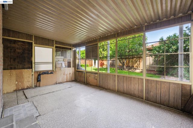 36113 La Salle Dr, Newark, CA 94560