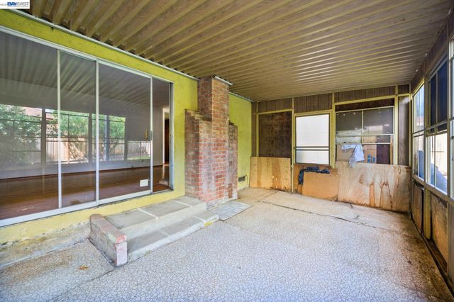 36113 La Salle Dr, Newark, CA 94560