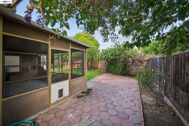 36113 La Salle Dr, Newark, CA 94560