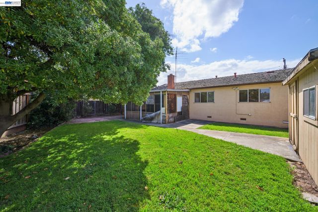 36113 La Salle Dr, Newark, CA 94560