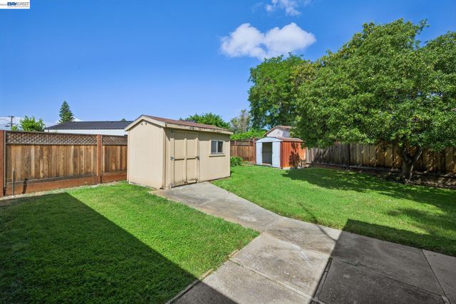 36113 La Salle Dr, Newark, CA 94560