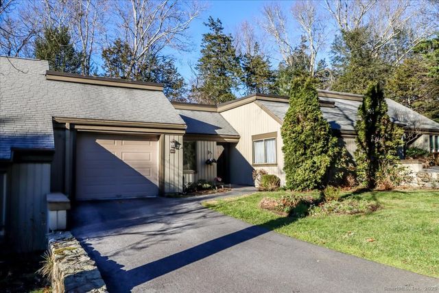 25 Heritage Crest C, Southbury, CT 06488