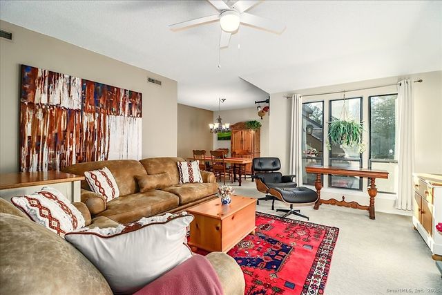 25 Heritage Crest C, Southbury, CT 06488